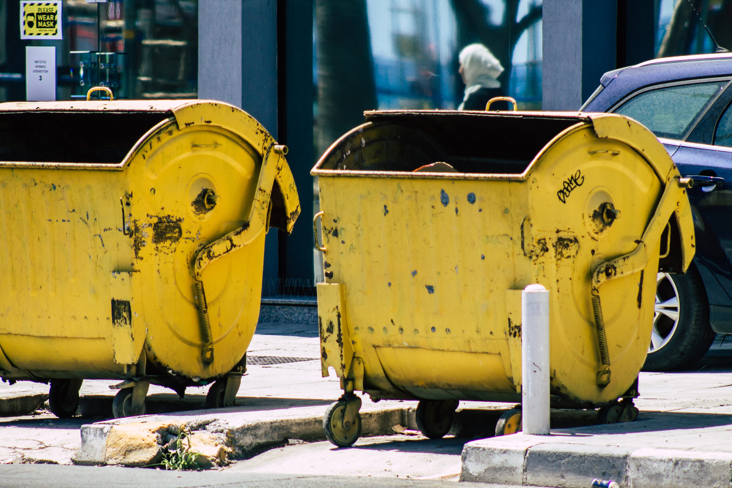 garbage can cleaning companies